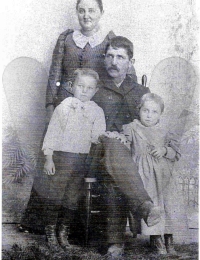Nelson &amp; Hattie Forsythe Campbell and two of their children. (I believe them to be Alvis &amp; Florence)